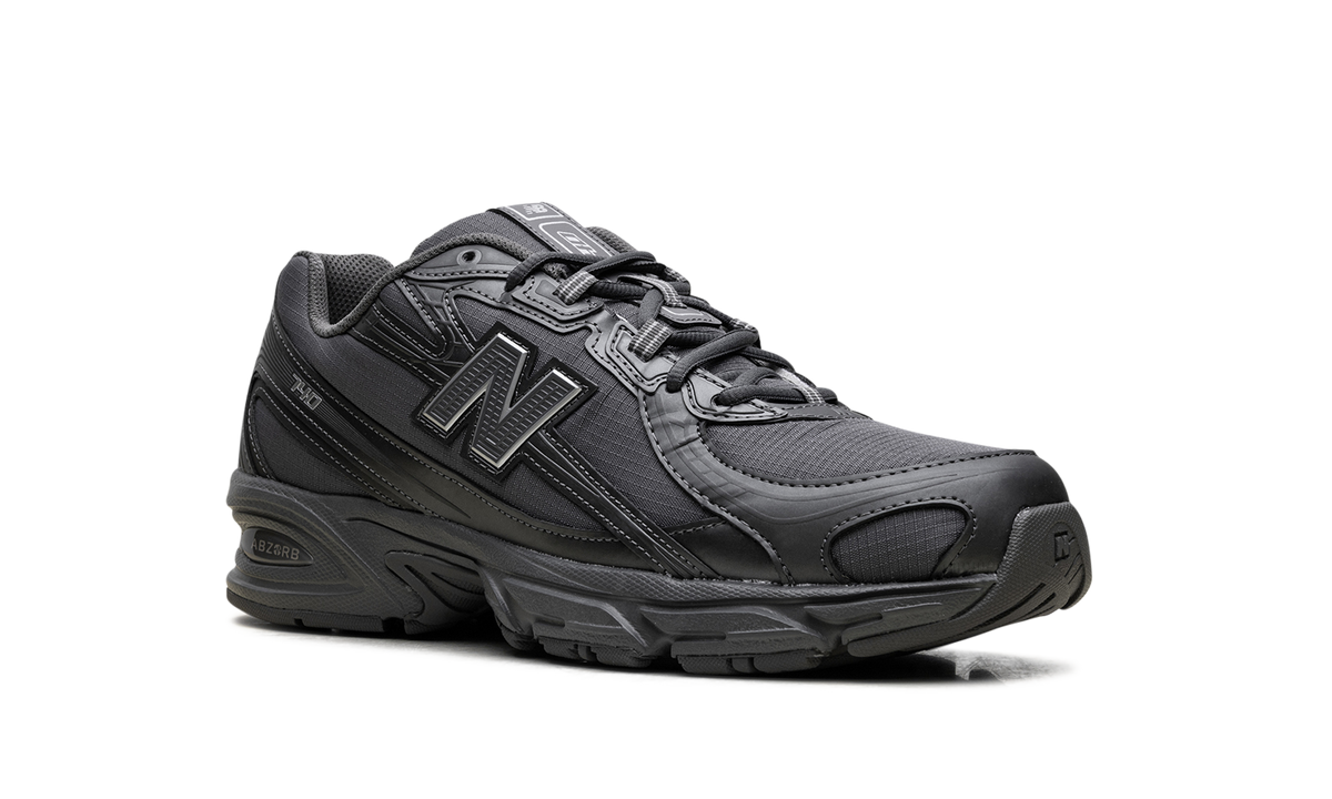 740 "Castlerock Silver Metallic" U740SS2