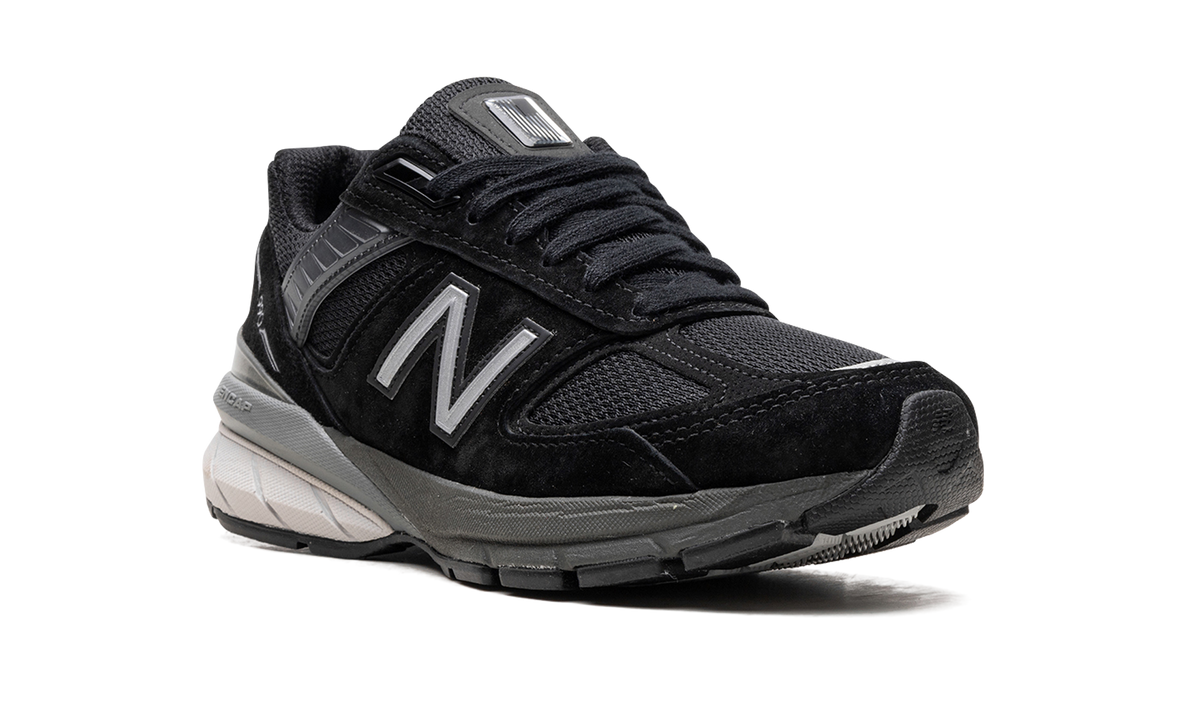 990v5 WMNS "Black / Silver"