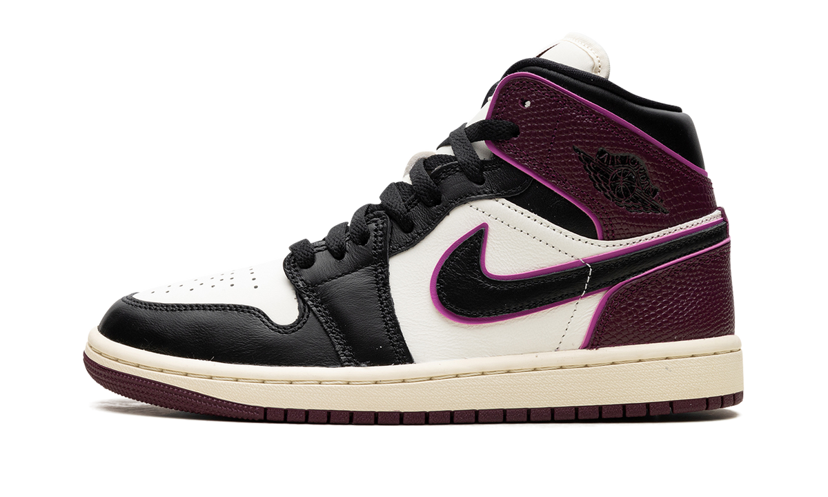 Air Jordan 1 "Bordeaux" FQ7818 101