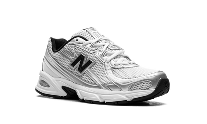 740 "White Silver Metallic Navy" U740NW2