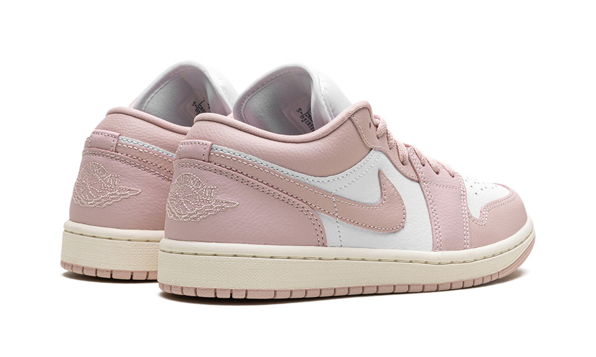 Jordan 1 Low WMNS "Pink Oxford" DC0774 162