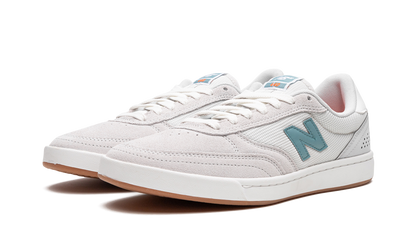 440 "Light Grey/Aqua Sea" NM440GNG