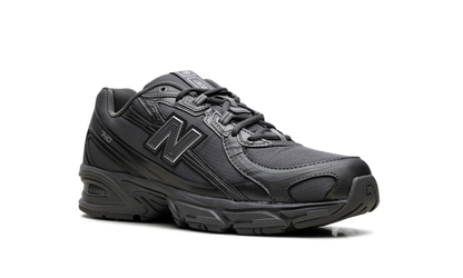740 "Castlerock Silver Metallic" U740SS2
