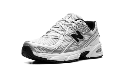740 "White Silver Metallic Navy" U740NW2