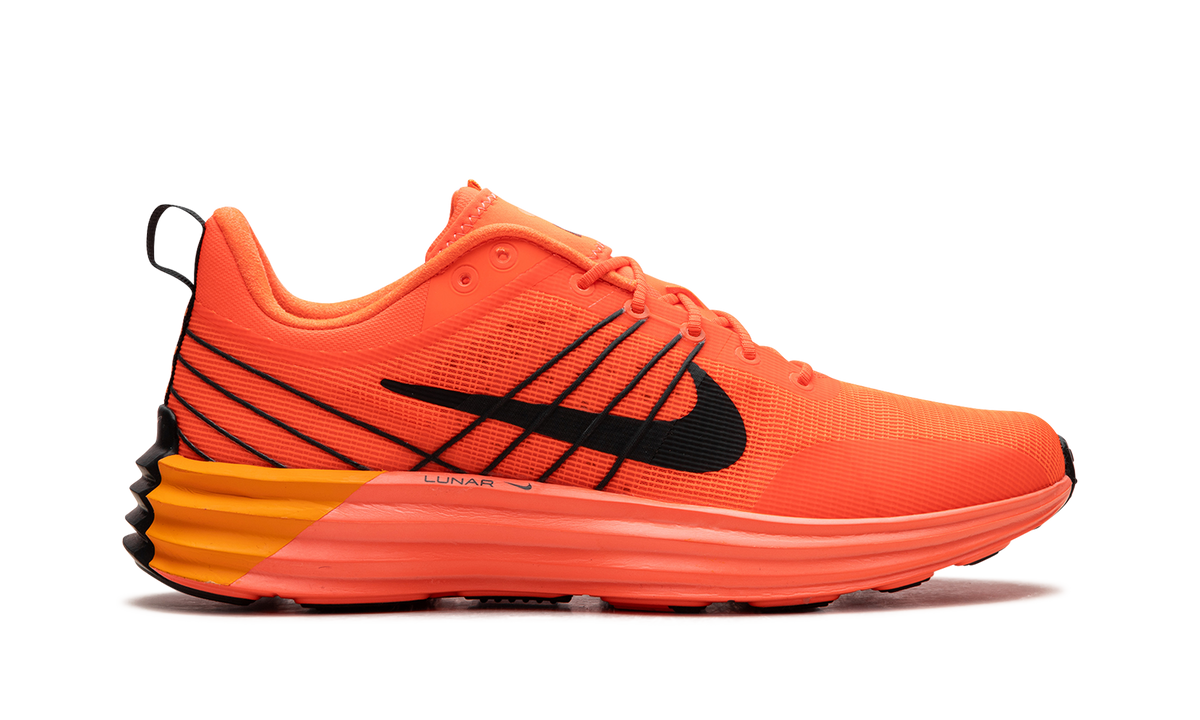 Lunar Roam "Hyper Crimson" HJ9145 809