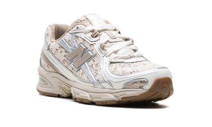 740 "Beige Brown" U740ML2