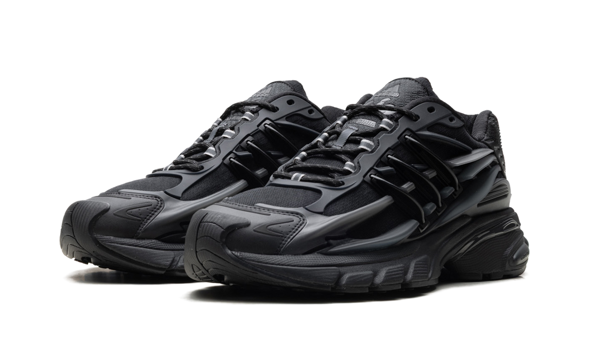 Adistar Jellyfish "Pharrell Williams - Triple Black" KJ3841