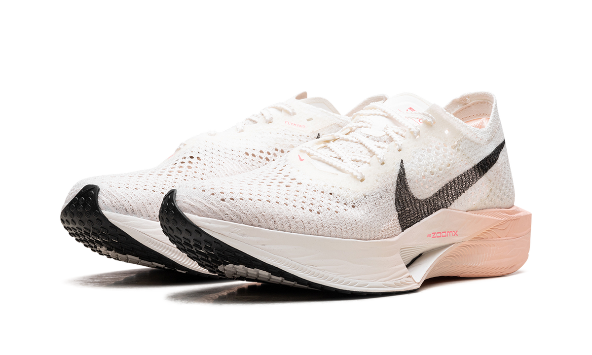 ZoomX Invincible Run 3 "Sail Guava Ice" DV4129 103