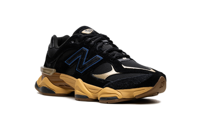 9060 "Black Royal Gum" U9060RE