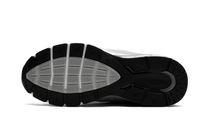 990 V5 "Grey" M990GL52E