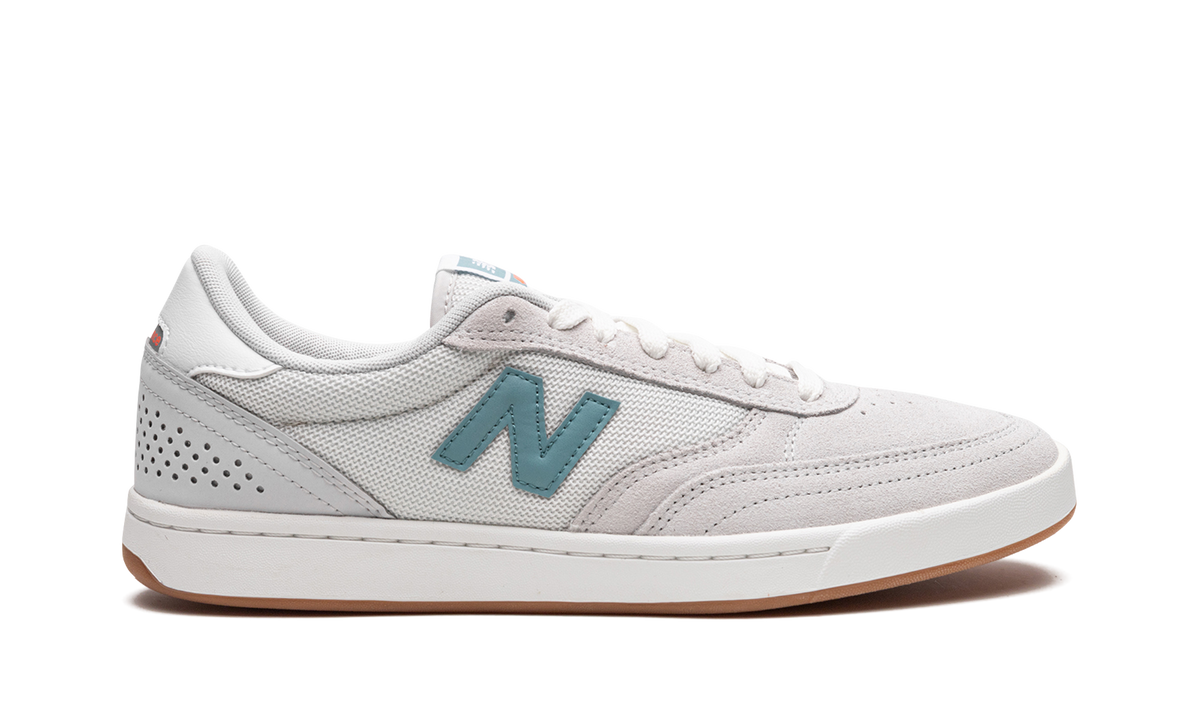 440 "Light Grey/Aqua Sea" NM440GNG