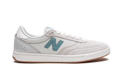 440 "Light Grey/Aqua Sea" NM440GNG