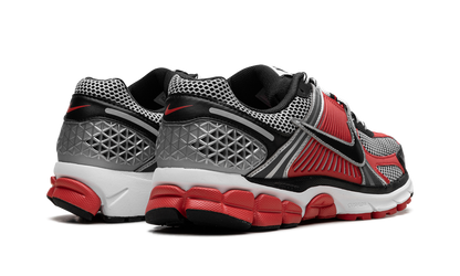 Zoom Vomero 5 "Metallic Silver University Red" HV0926 095