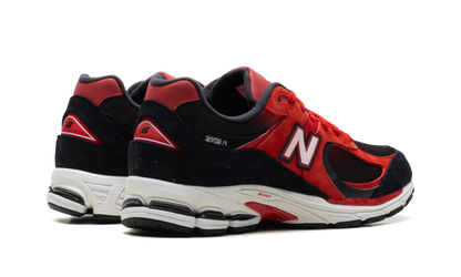 2002R "Black/True Red" U2002RZA