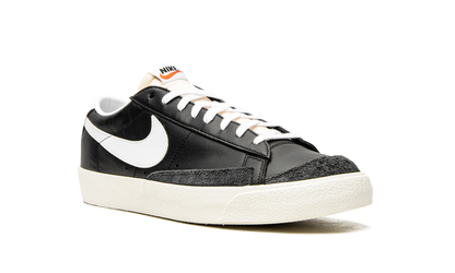 Blazer Low '77 Vintage "Black White" DA6364 001