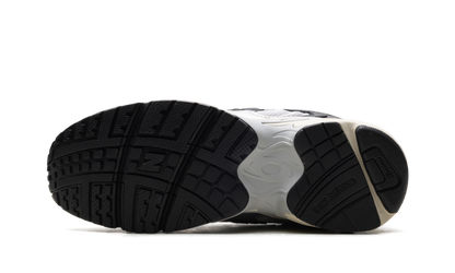 725v1 "Grey Matter Black" ML725CE