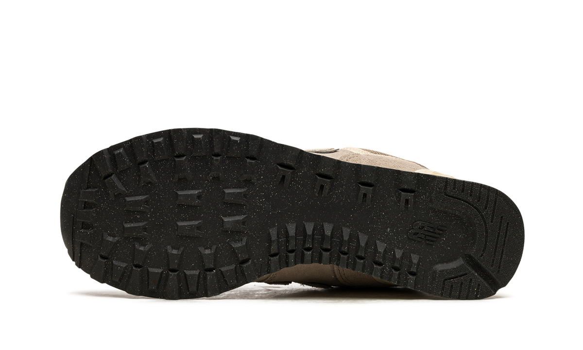 574 "Beige / White"