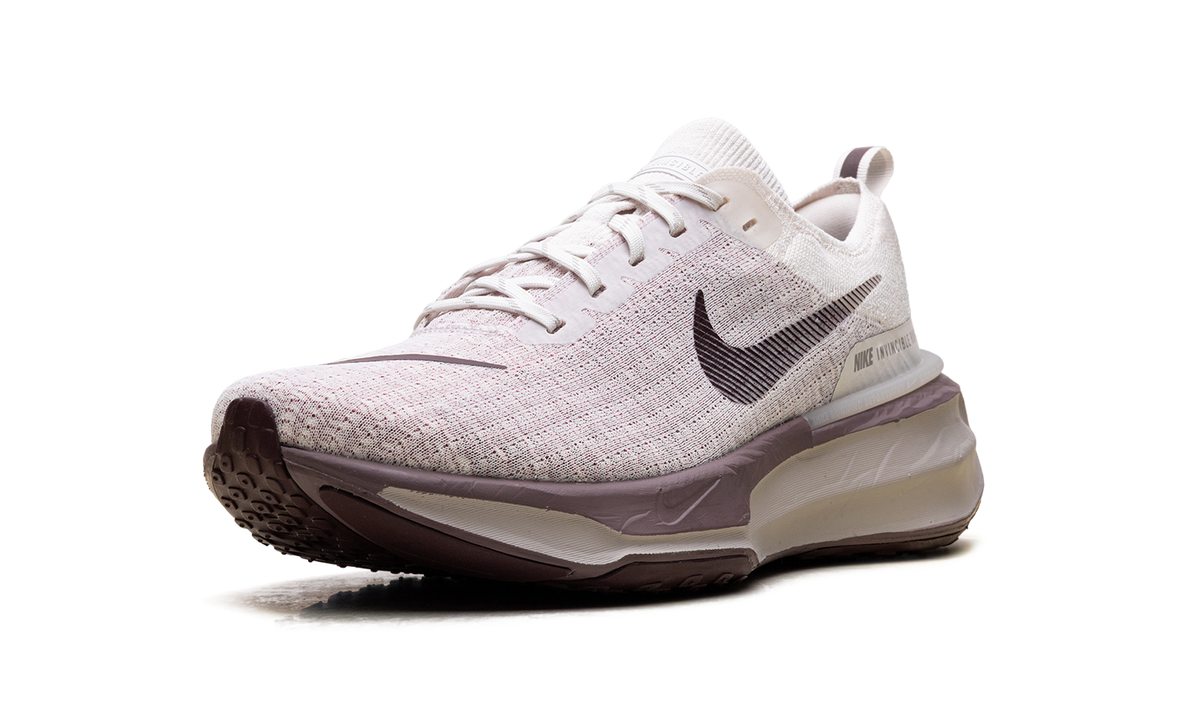 ZoomX Invincible Run 3 "Phantom Burgundy Crush" DR2615 010