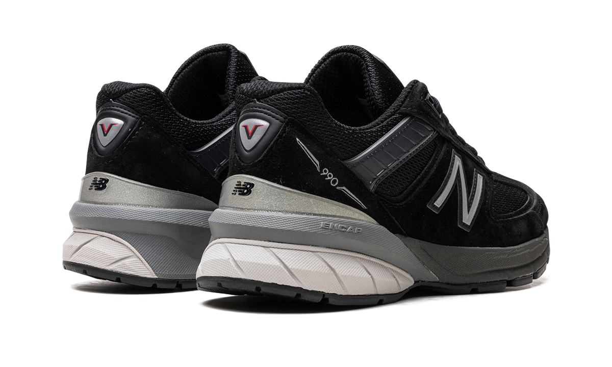 990v5 WMNS "Black / Silver"