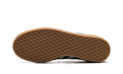 Gazelle "White Bold Green Gum" IH2216