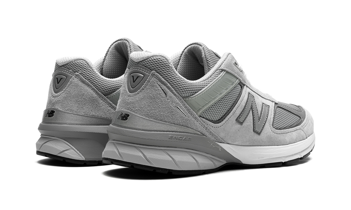 990 V5 "Grey" M990GL52E