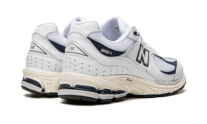 2002R "White / Natural Indigo" M2002RHQ