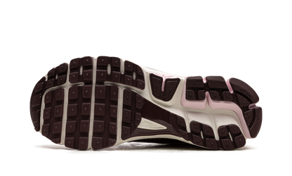 ZOOM VOMERO 5 WMNS "Pink Foam" FN7196 663