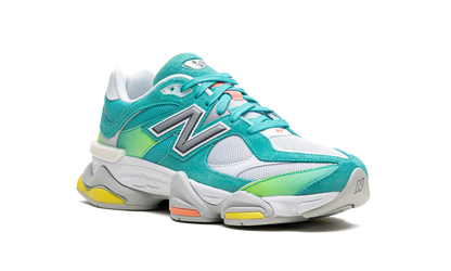 9060 "Cyan Burst" U9060DBT