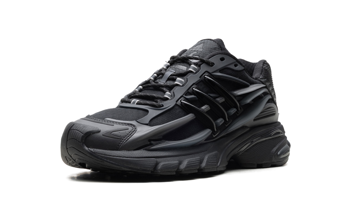 Adistar Jellyfish "Pharrell Williams - Triple Black" KJ3841
