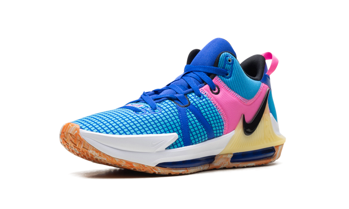 LeBron Witness 7 "Hyper Royal" DM1123 400