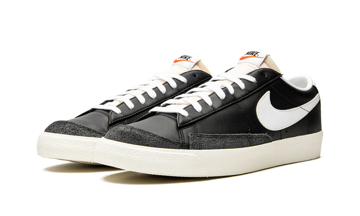 Blazer Low '77 Vintage "Black White" DA6364 001
