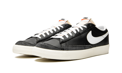 Blazer Low '77 Vintage "Black White" DA6364 001