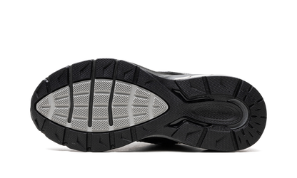 990v5 WMNS "Black / Silver"