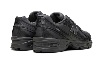 740 "Castlerock Silver Metallic" U740SS2