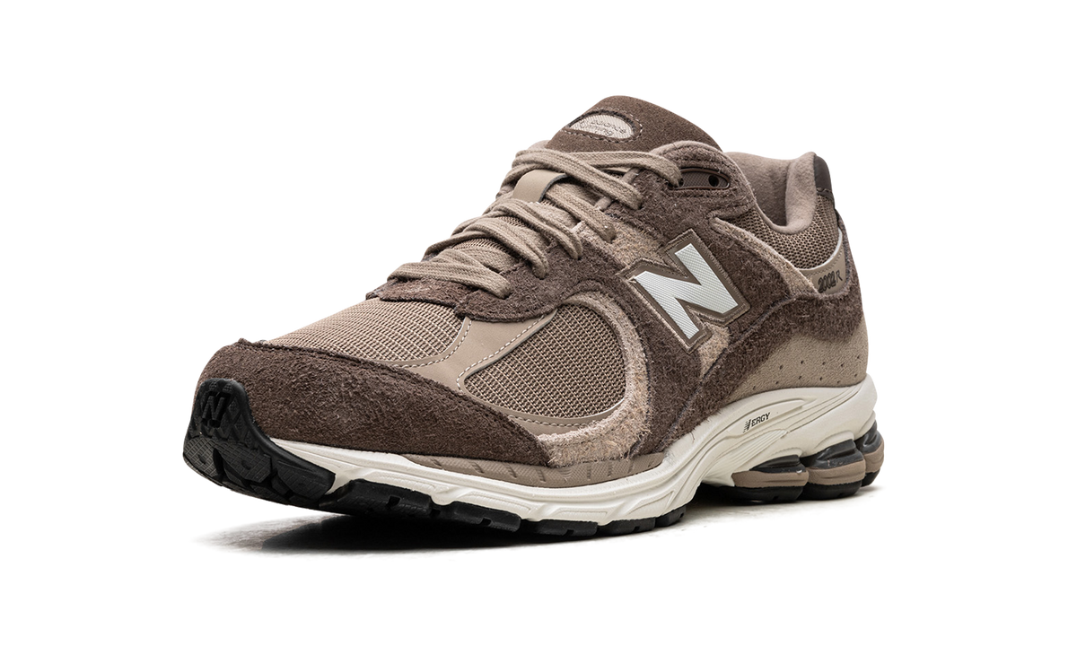 2002R "ASOS Exclusive Brown" M2002RAY