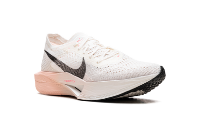 ZoomX Invincible Run 3 "Sail Guava Ice" DV4129 103