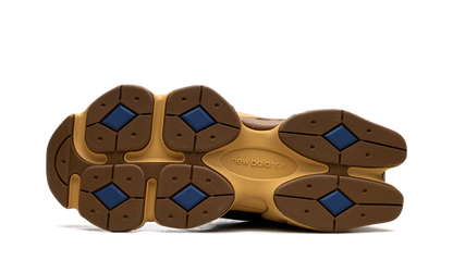 9060 "Black Royal Gum" U9060RE