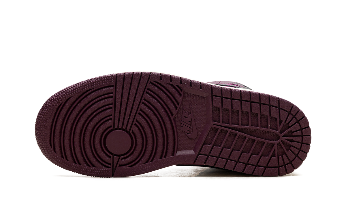 Air Jordan 1 "Bordeaux" FQ7818 101