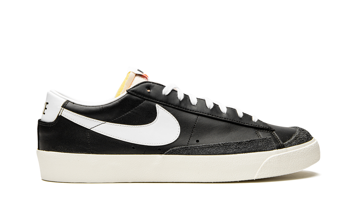 Blazer Low '77 Vintage "Black White" DA6364 001