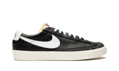 Blazer Low '77 Vintage "Black White" DA6364 001
